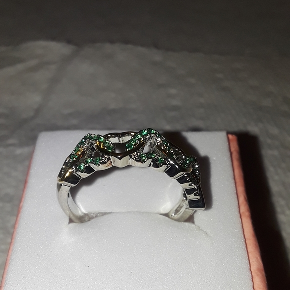 Sterling silver two-tone Hearts ring size 8 - Picture 2 of 5